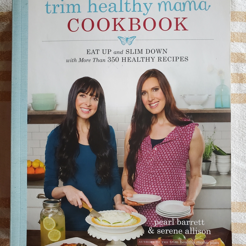 Cookbook: Delicious Recipes in Blue and White